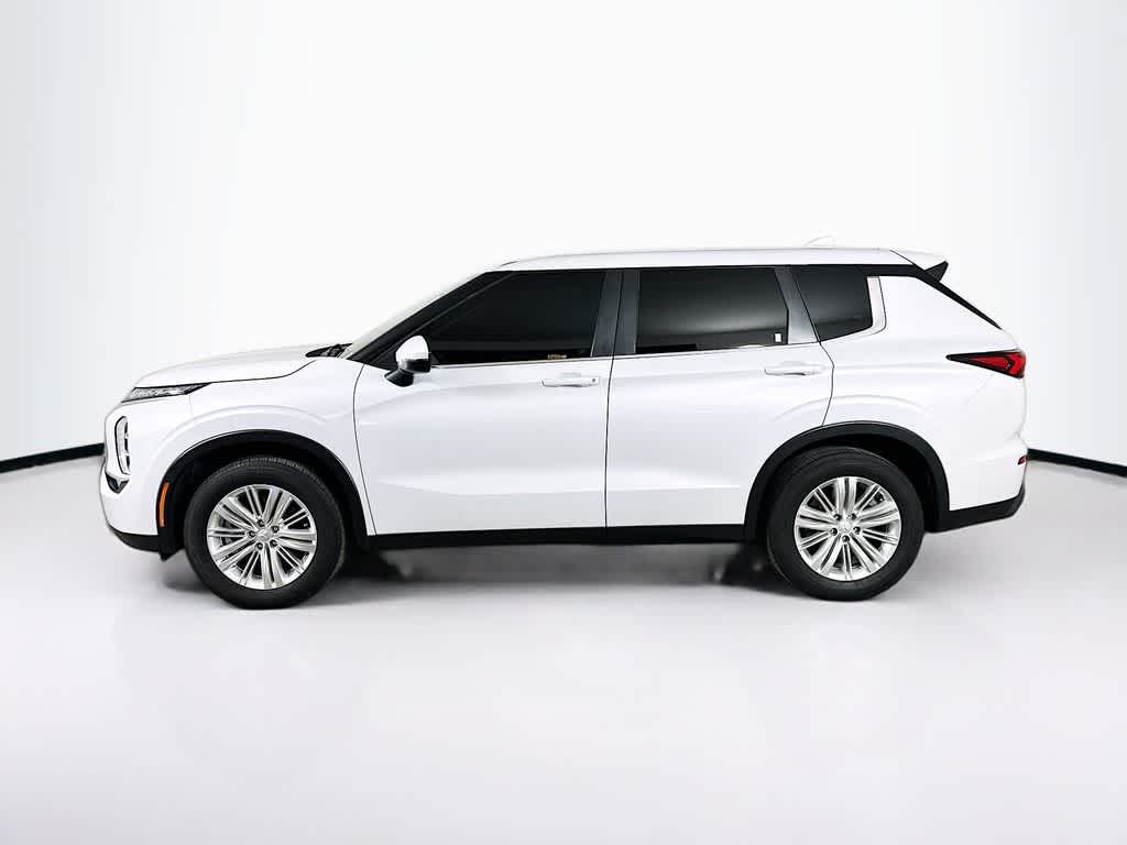 Mitsubishi Outlander ES 2024