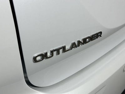 Mitsubishi Outlander ES 2024