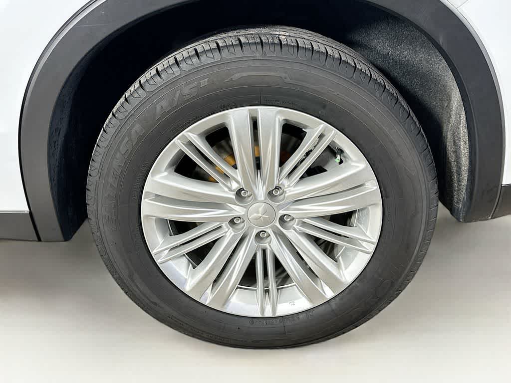 Mitsubishi Outlander ES 2024