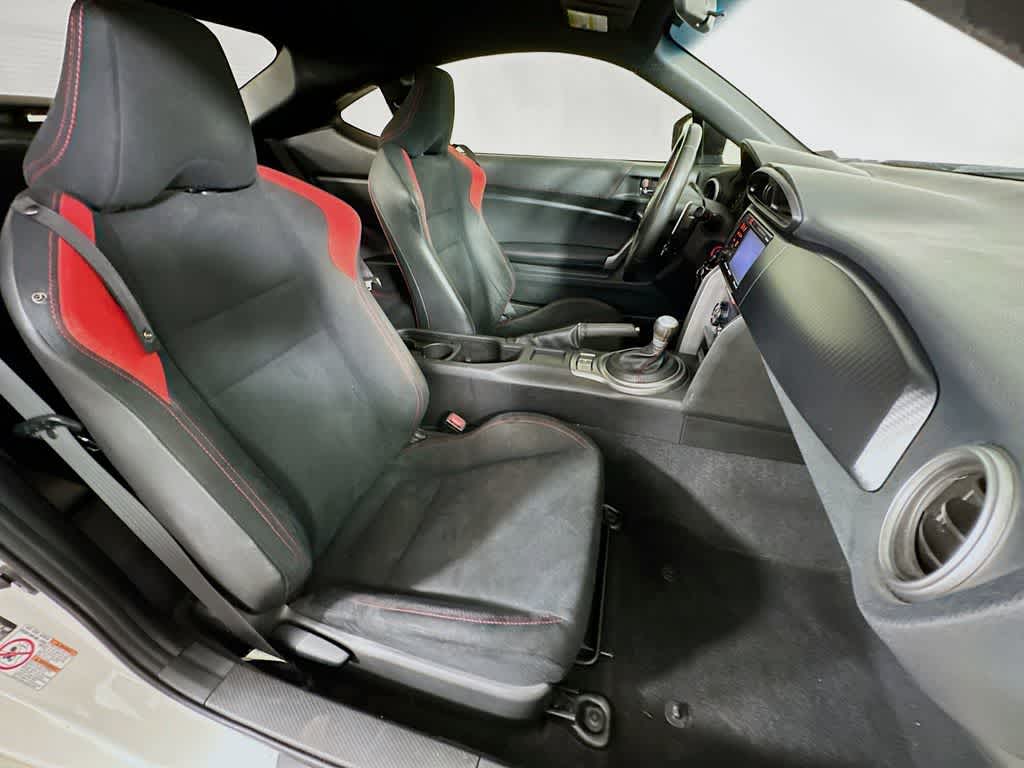Scion FR-S Base 2013