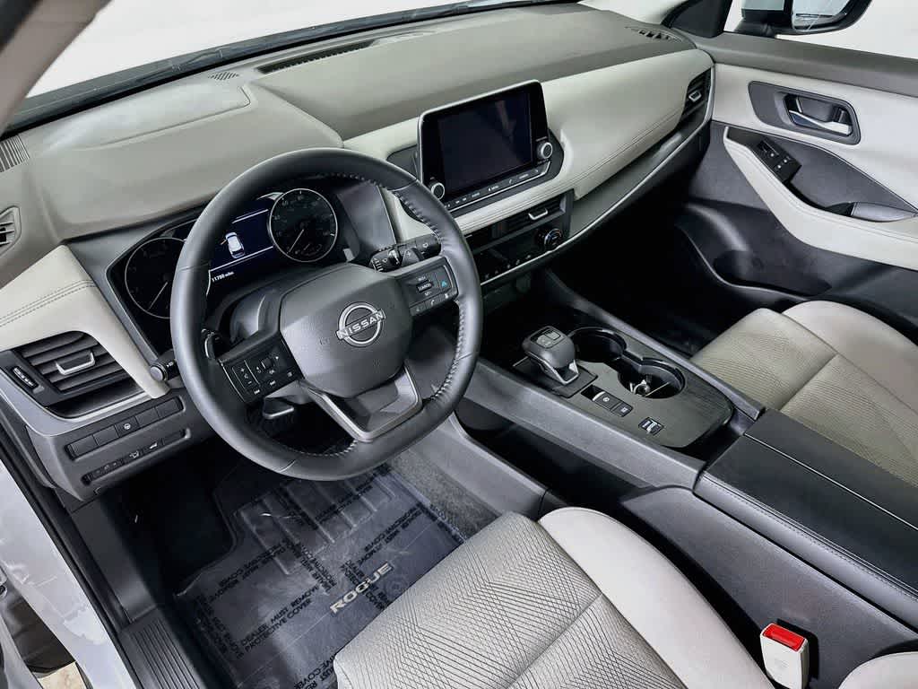 Nissan Rogue SV 2025