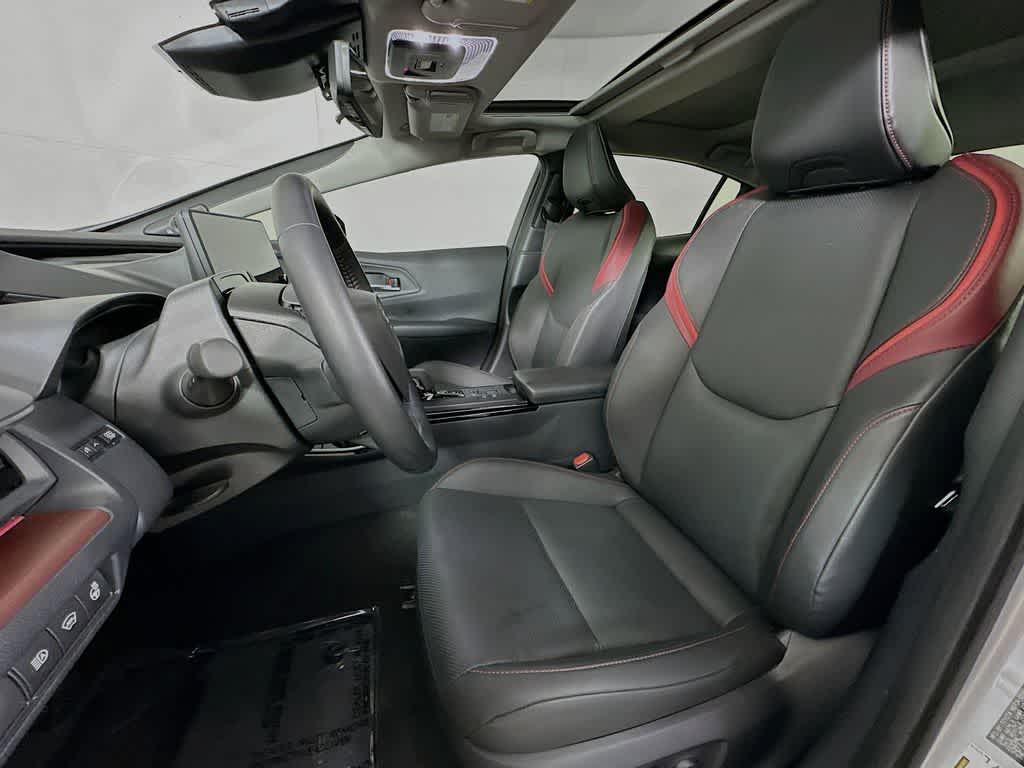 Toyota Prius Plug-In Hybrid XSE Premium 2025