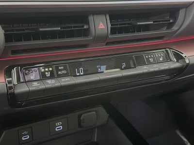 Toyota Prius Plug-In Hybrid XSE Premium 2025