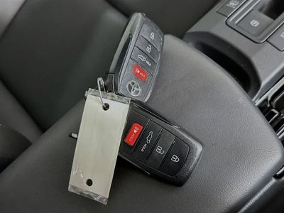 Toyota Prius Plug-In Hybrid XSE Premium 2025
