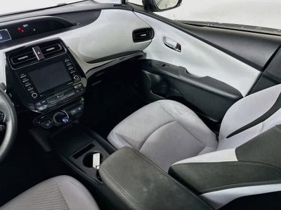 Toyota Prius L Eco 2021