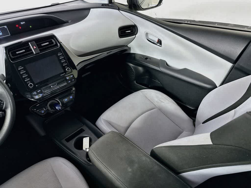 Toyota Prius L Eco 2021
