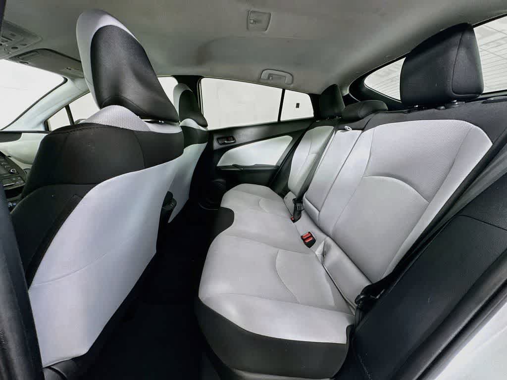 Toyota Prius L Eco 2021