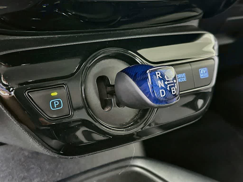 Toyota Prius L Eco 2021