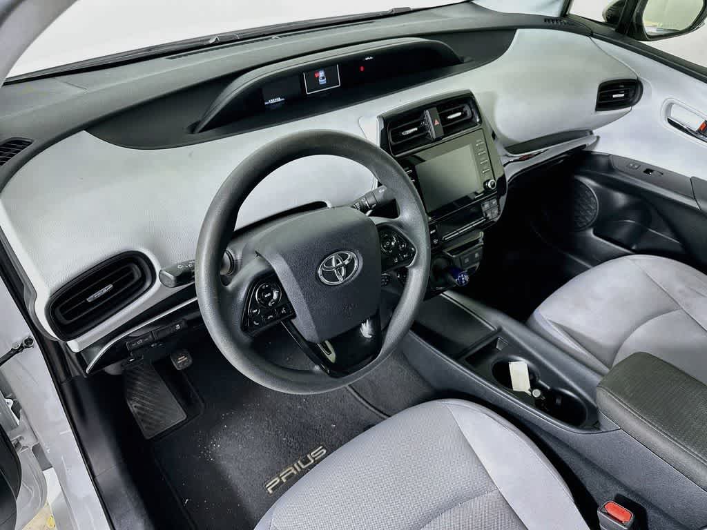 Toyota Prius L Eco 2021