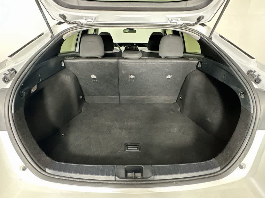 Toyota Prius L Eco 2021