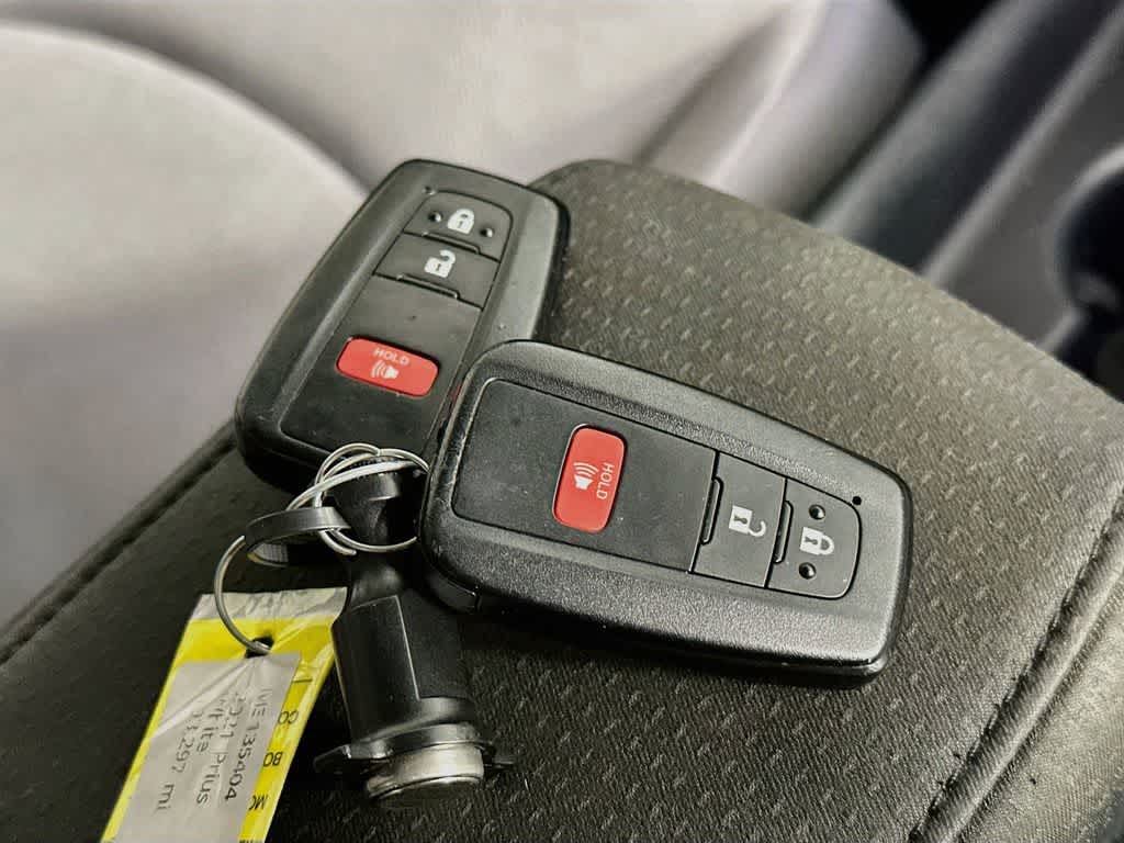 Toyota Prius L Eco 2021