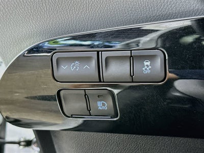 Toyota Prius L Eco 2021