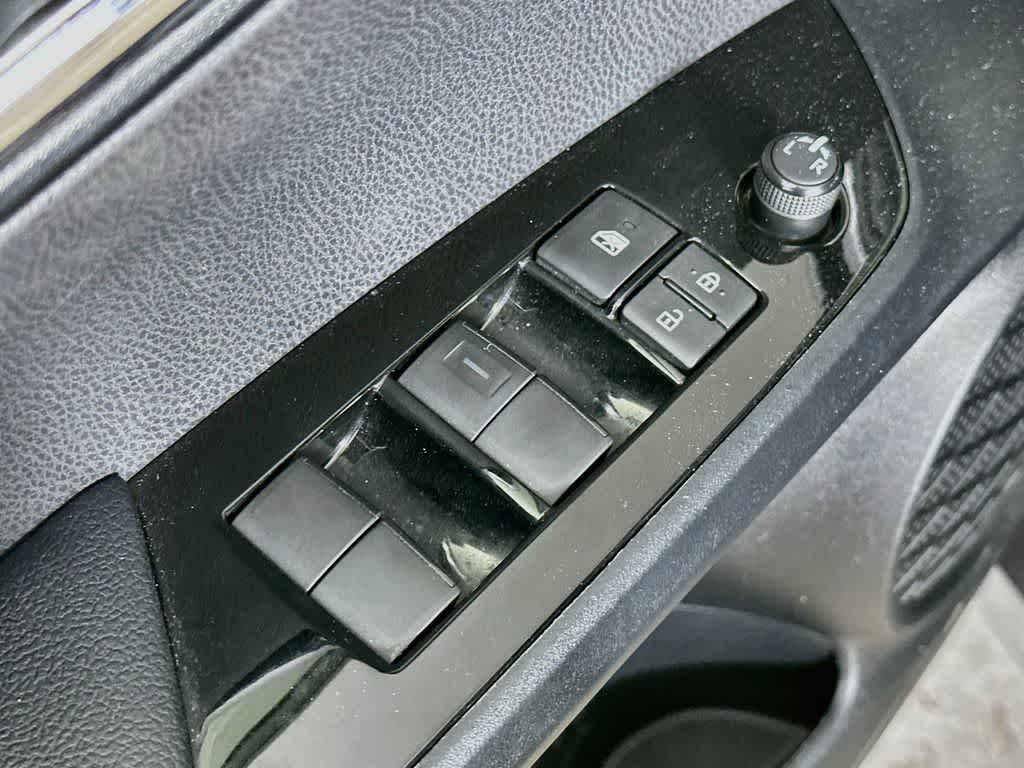 Toyota Prius L Eco 2022