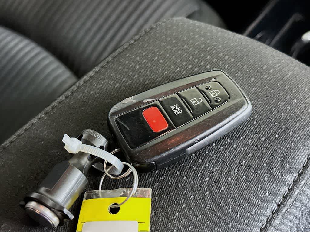 Toyota Prius Prime Plus 2019