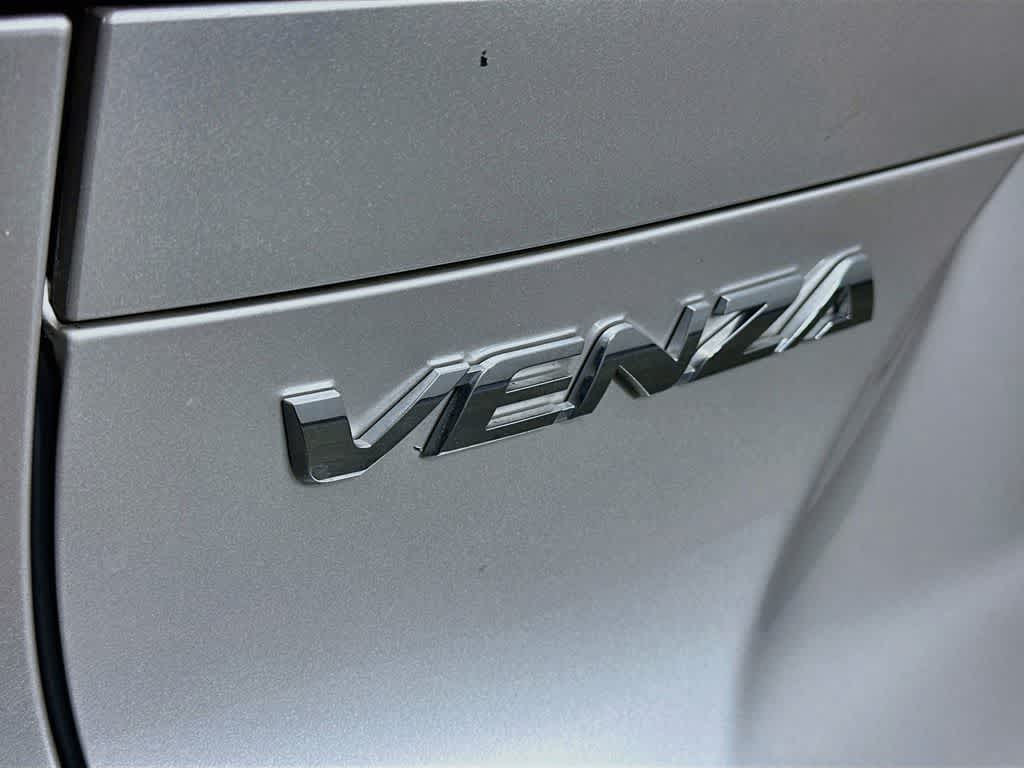 Toyota Venza LE 2021