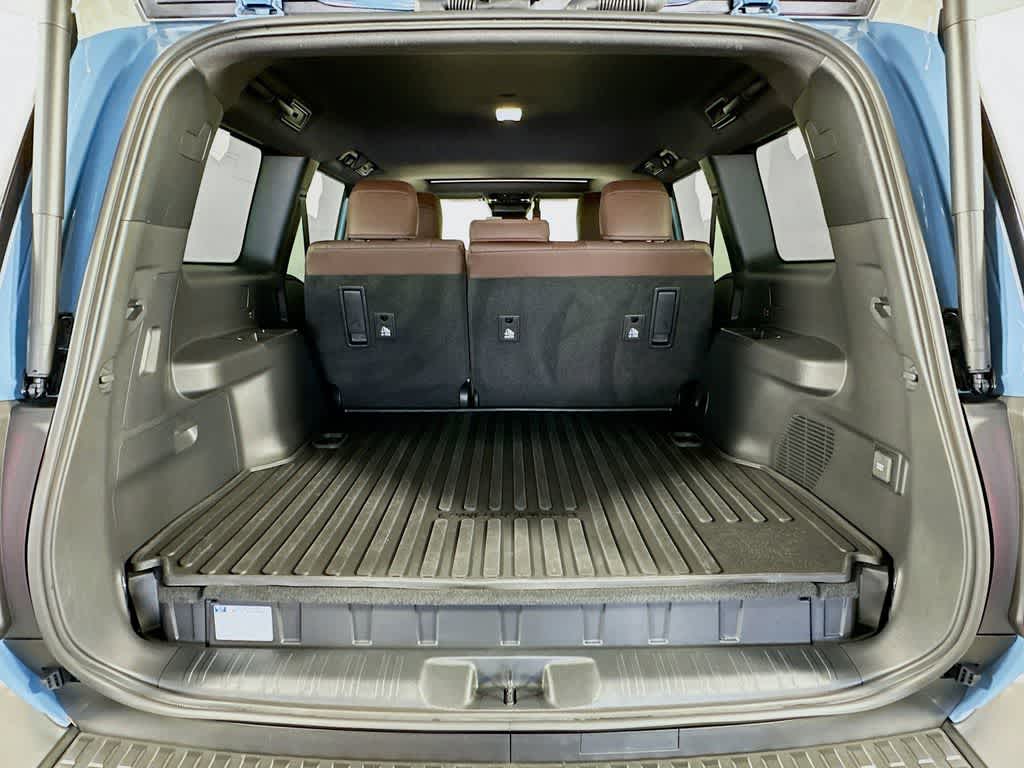 Toyota Land Cruiser Base 2025