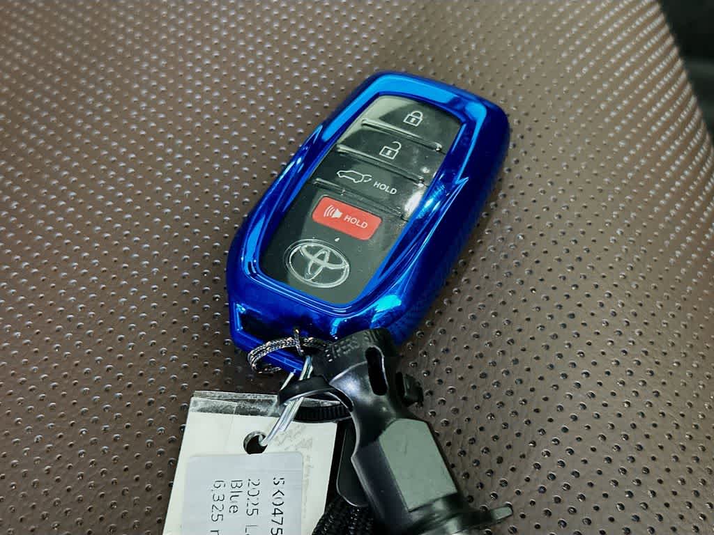 Toyota Land Cruiser Base 2025