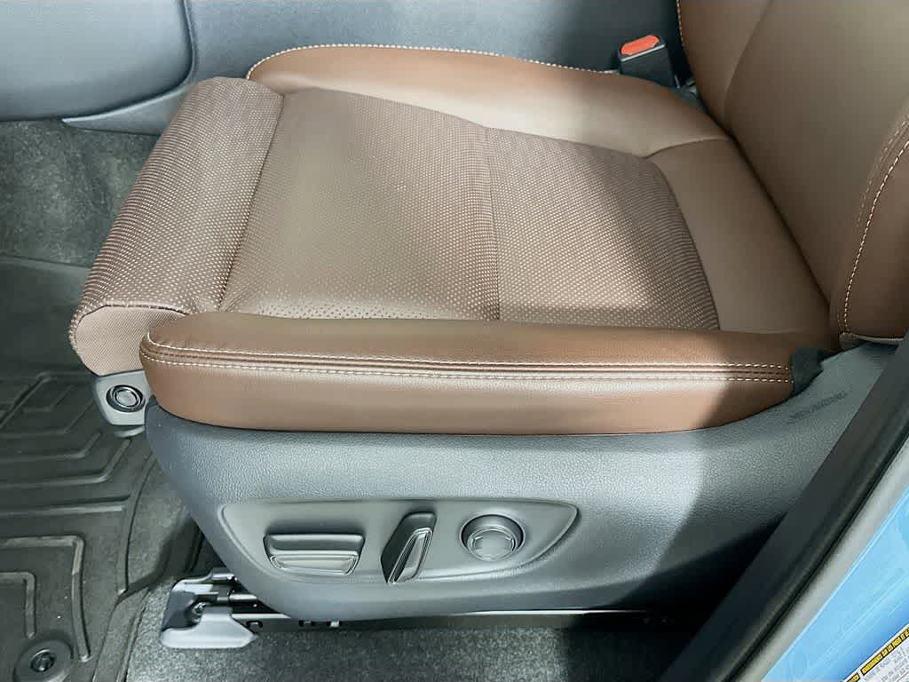 Toyota Land Cruiser Base 2025