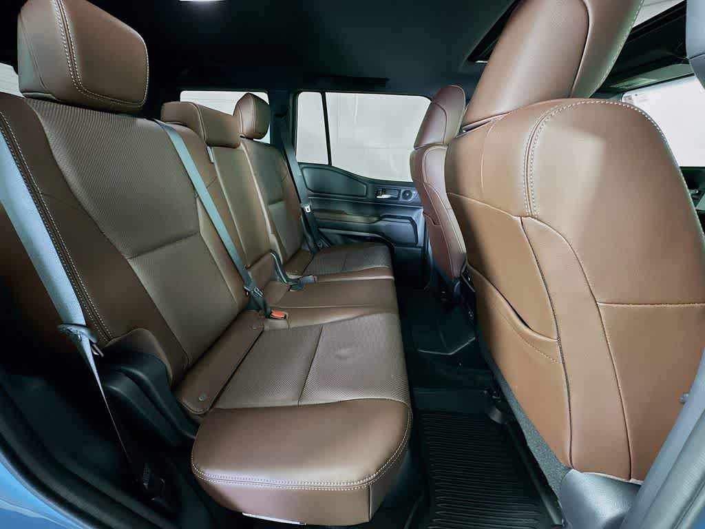 Toyota Land Cruiser Base 2025