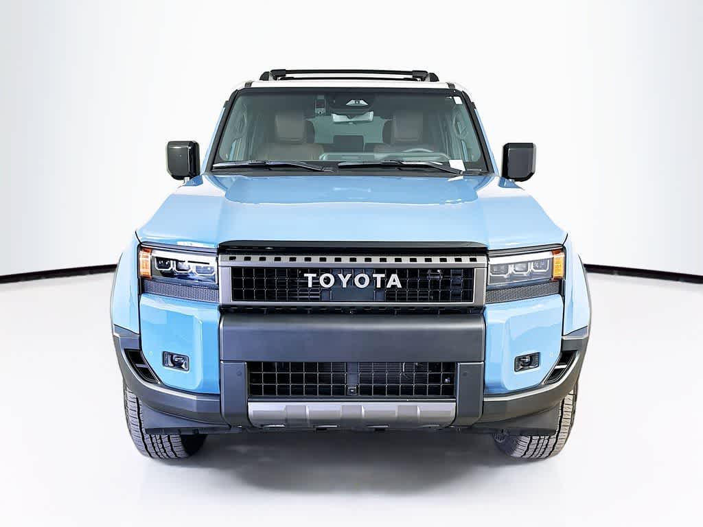 Toyota Land Cruiser Base 2025