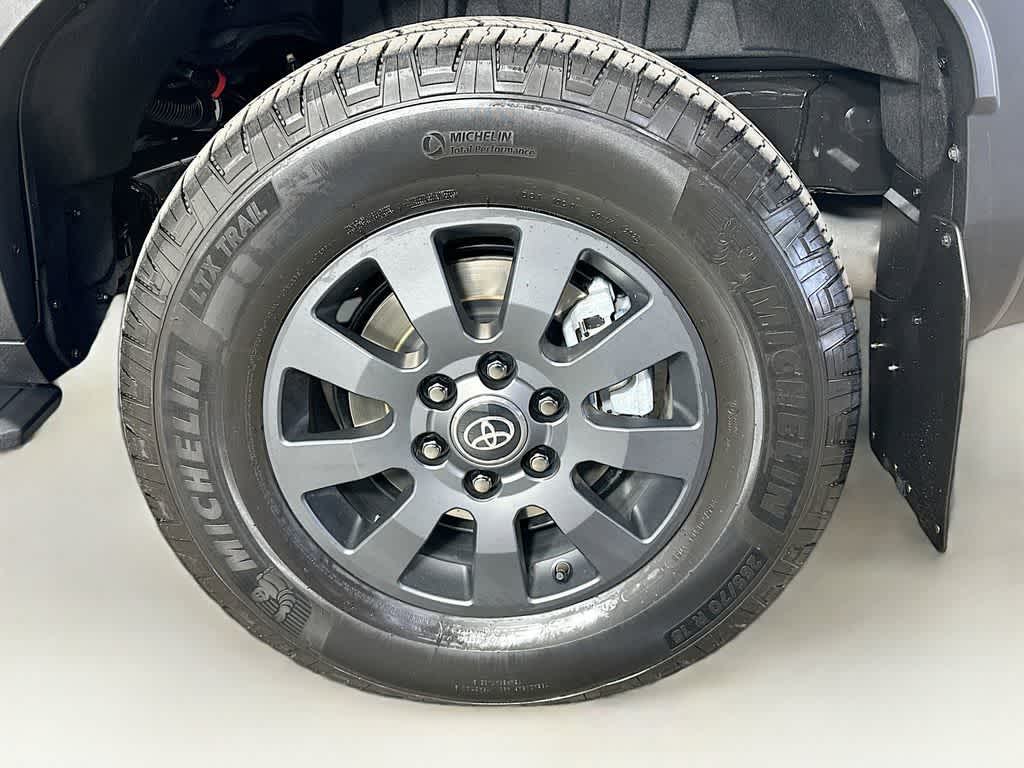 Toyota Land Cruiser Base 2025