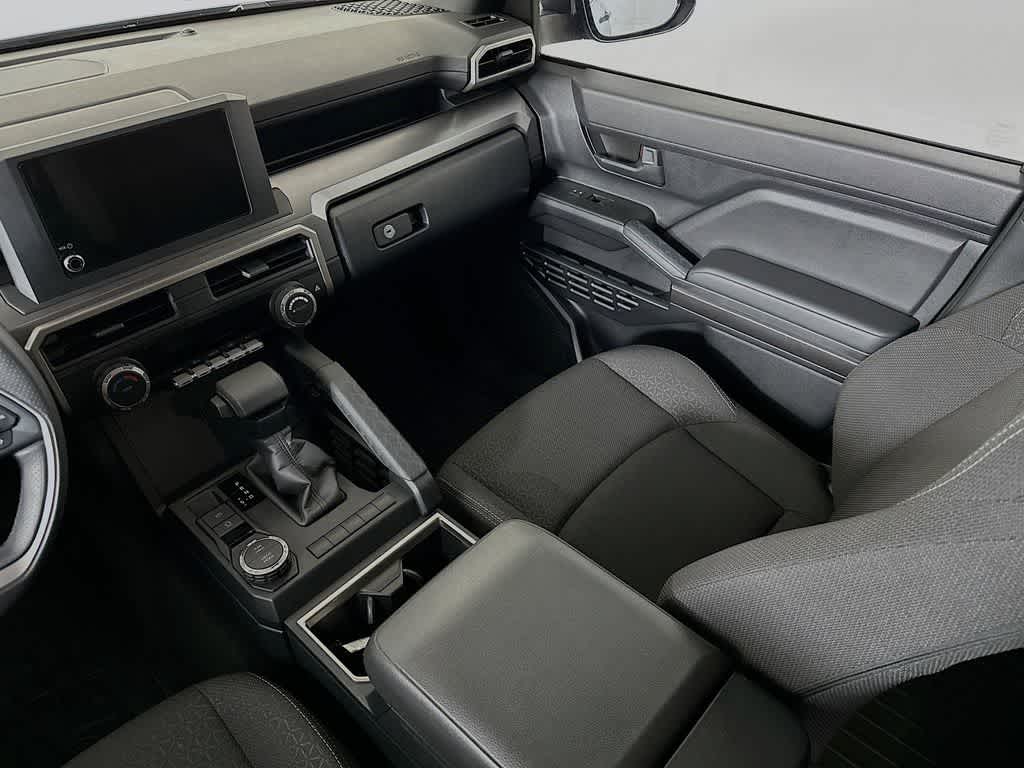 Toyota 4Runner SR5 2025