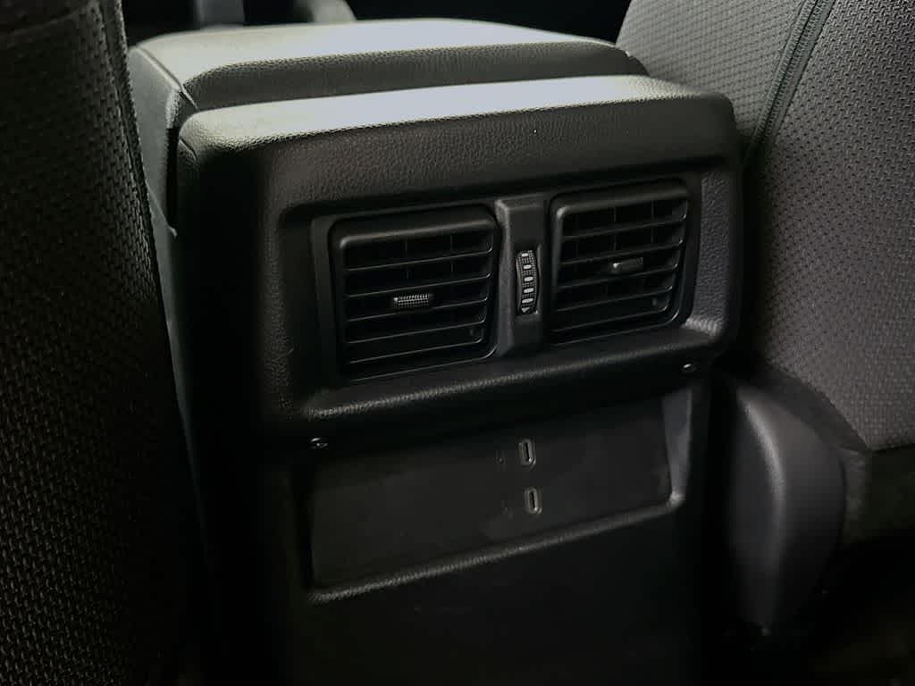 Toyota 4Runner SR5 2025