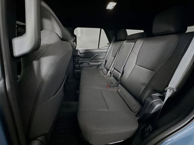 Toyota 4Runner SR5 2025