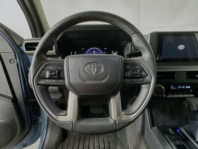 Toyota 4Runner SR5 2025