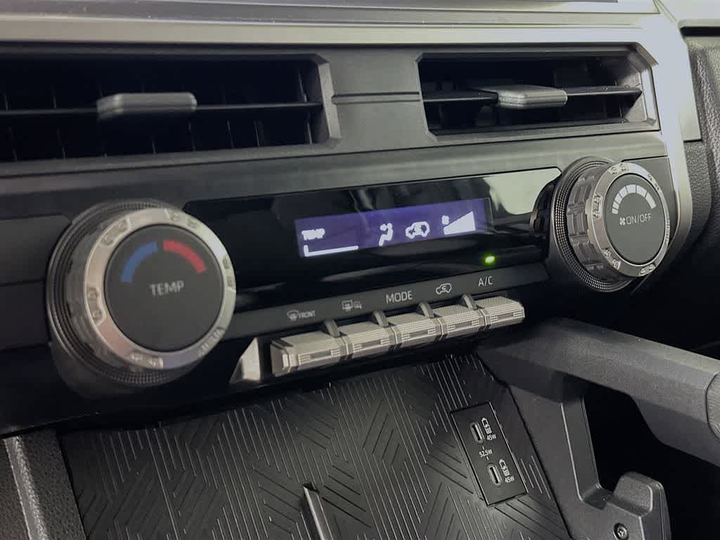 Toyota 4Runner SR5 2025