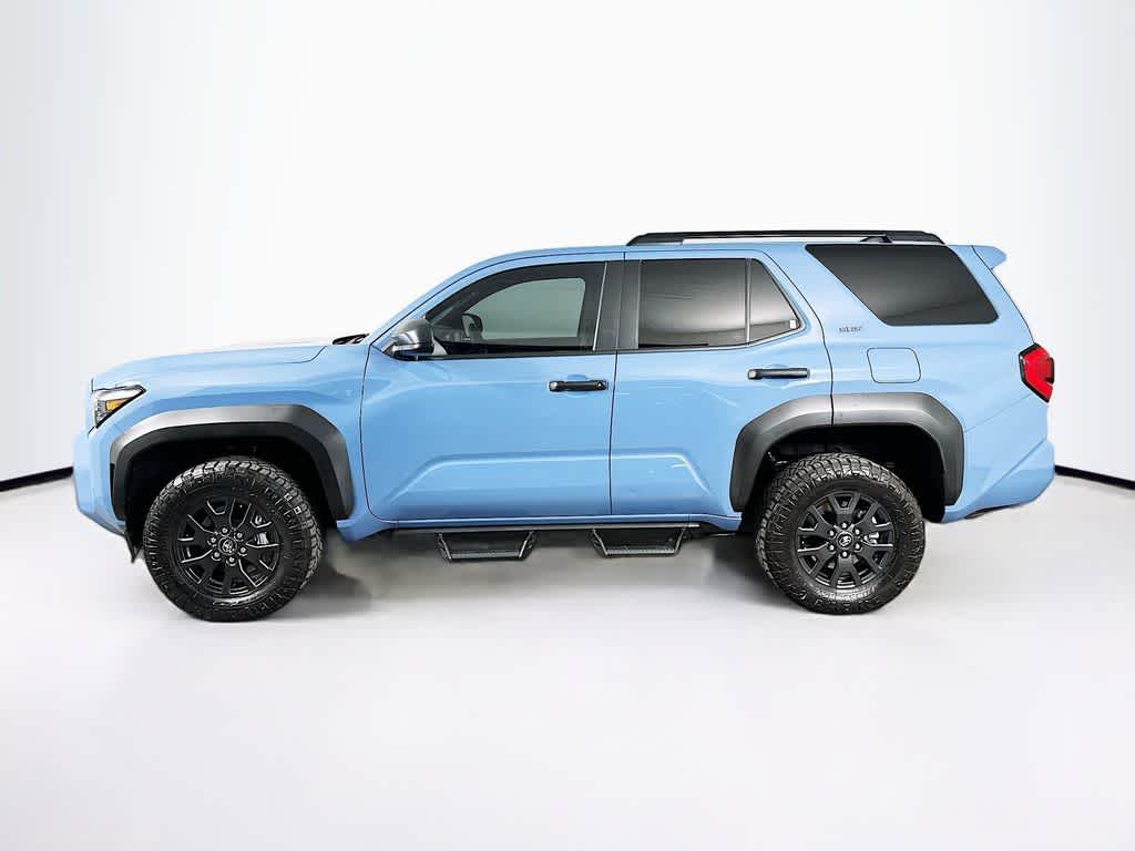 Toyota 4Runner SR5 2025