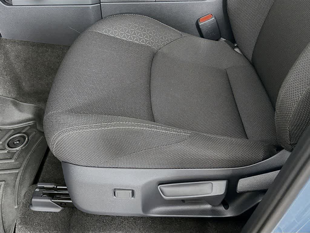 Toyota 4Runner SR5 2025