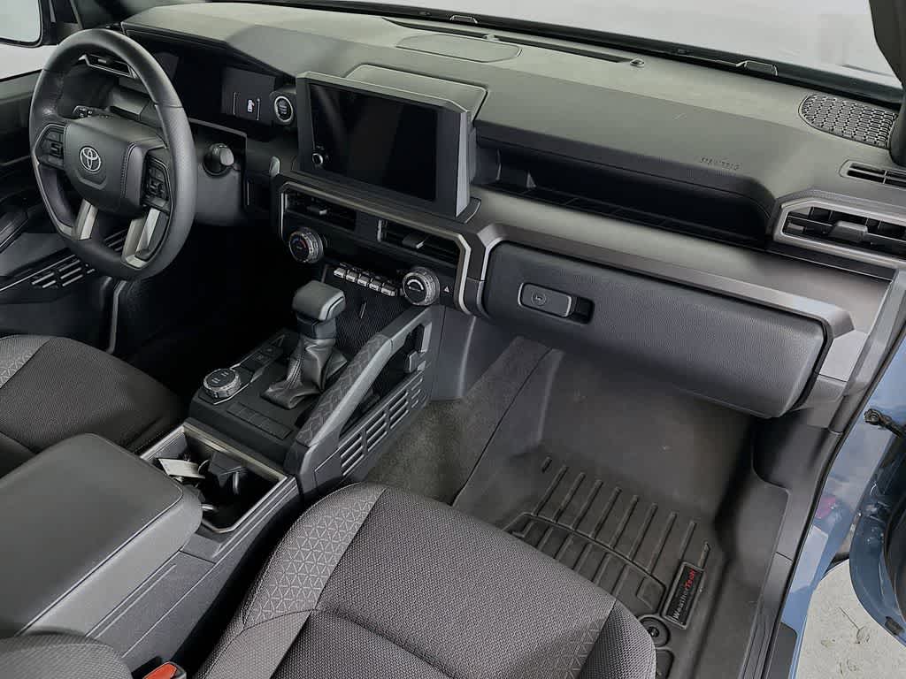 Toyota 4Runner SR5 2025