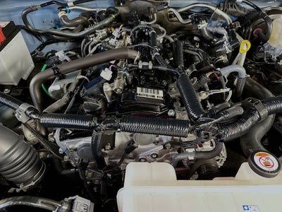 Toyota 4Runner SR5 2025