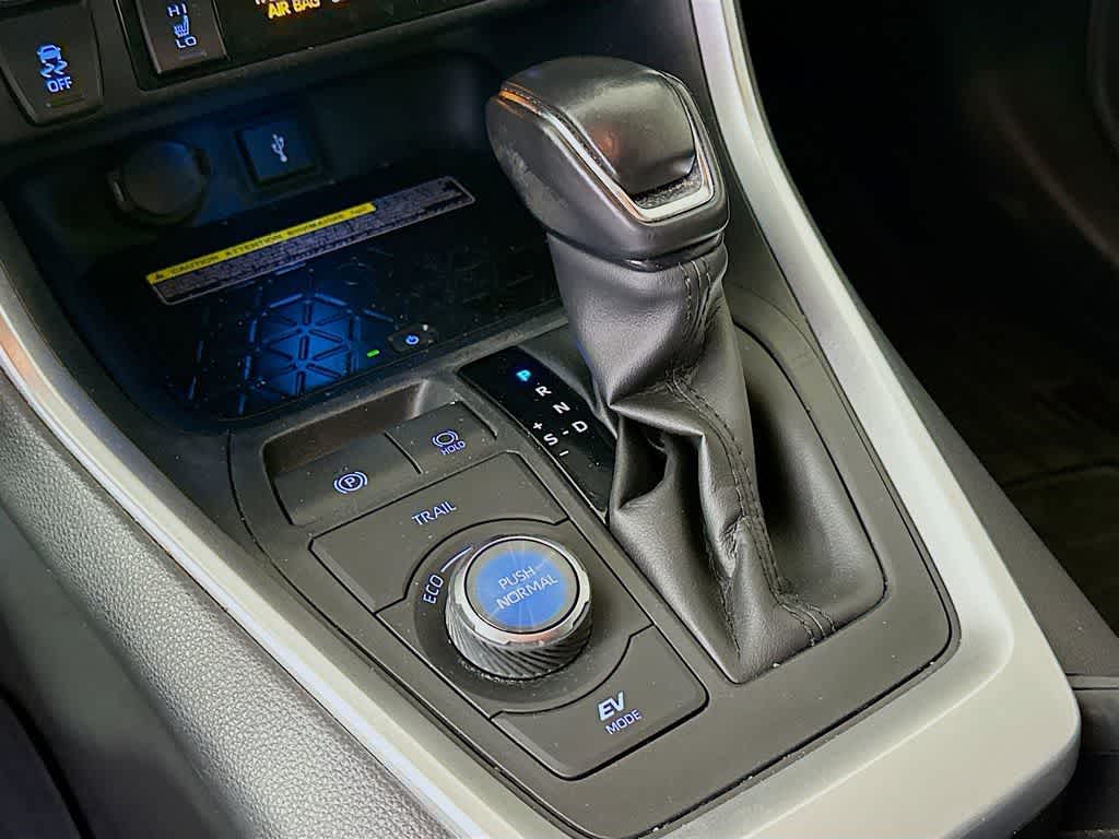 Toyota RAV4 Hybrid XSE 2020