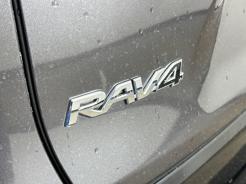 Toyota RAV4 Hybrid XSE 2020