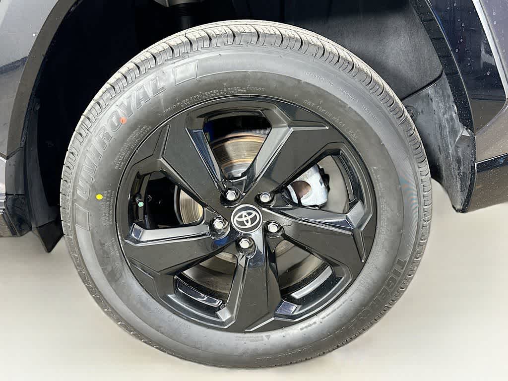 Toyota RAV4 Hybrid XSE 2020