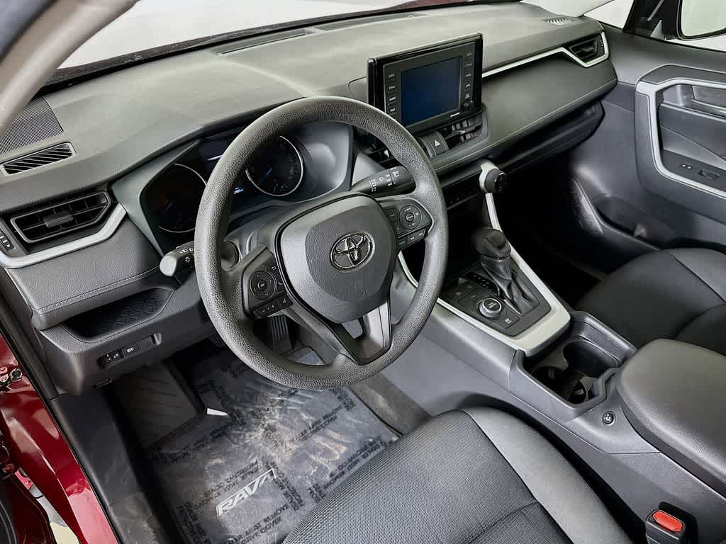 Toyota RAV4 Hybrid LE 2021