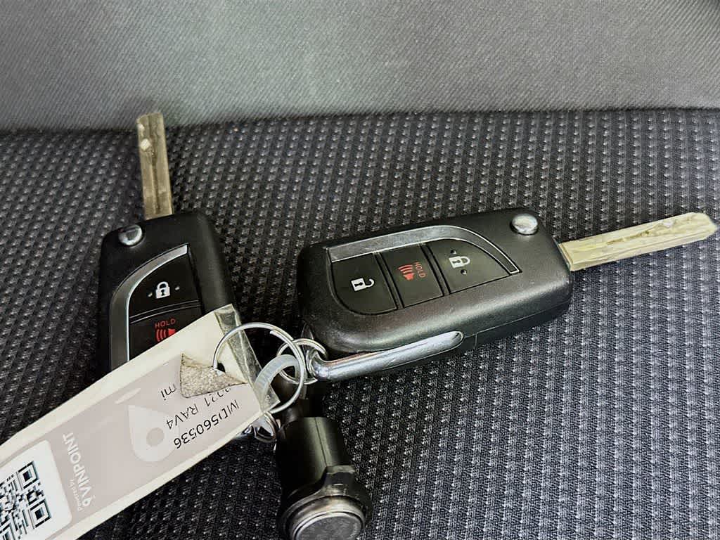 Toyota RAV4 Hybrid LE 2021