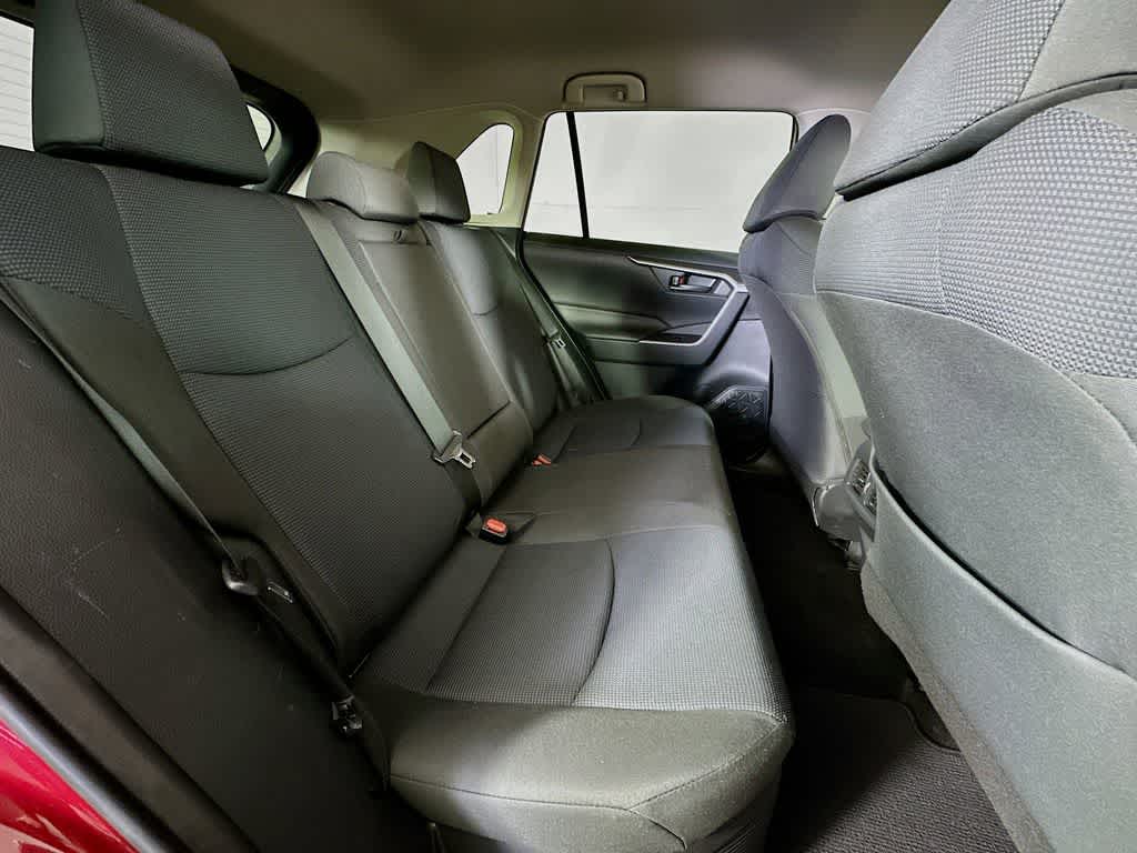 Toyota RAV4 Hybrid LE 2021