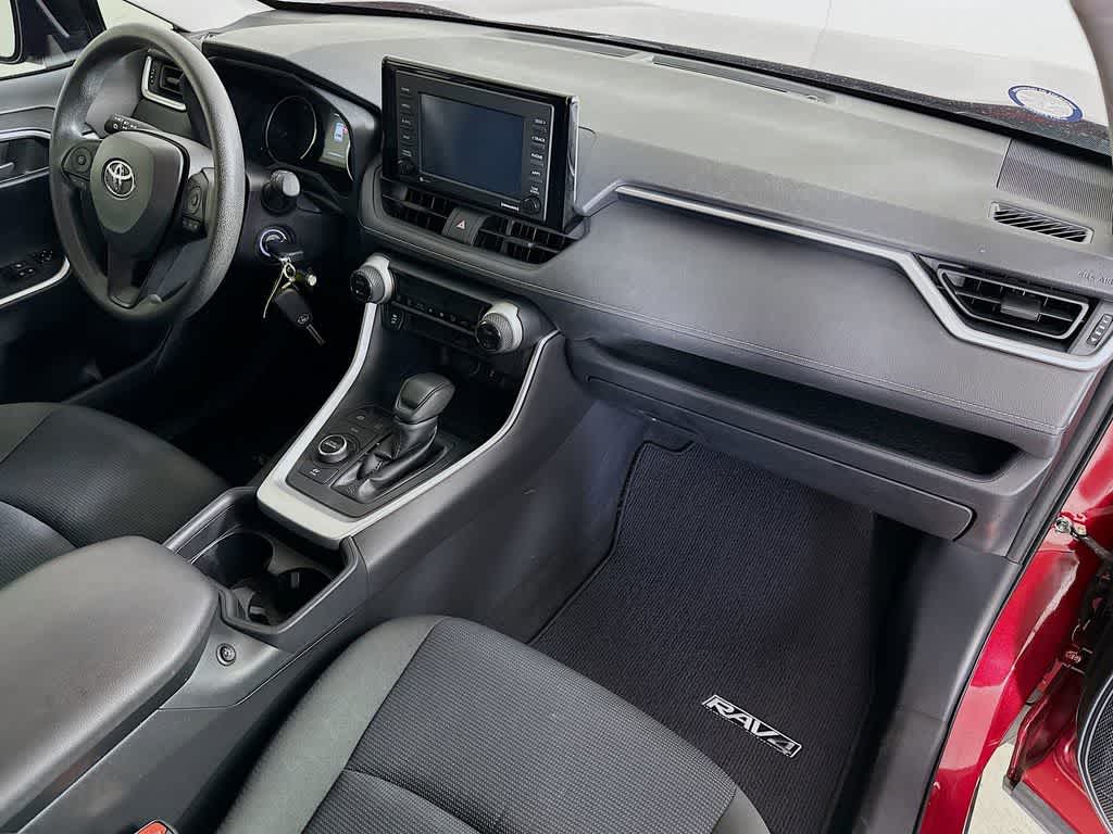 Toyota RAV4 Hybrid LE 2021