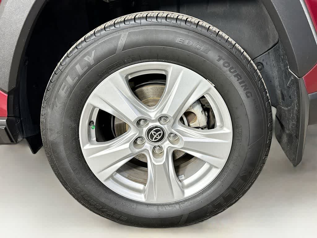 Toyota RAV4 Hybrid LE 2021