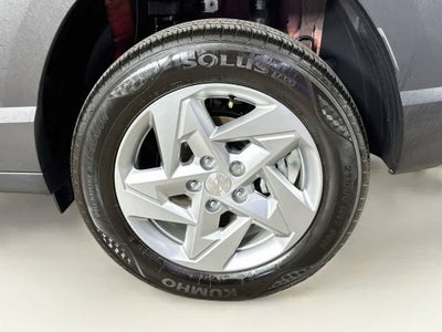 Hyundai Kona SE 2025