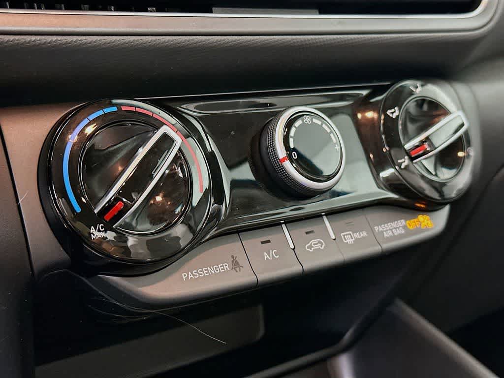 Hyundai Kona SE 2023