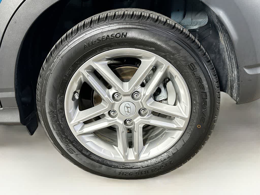 Hyundai Kona SE 2023