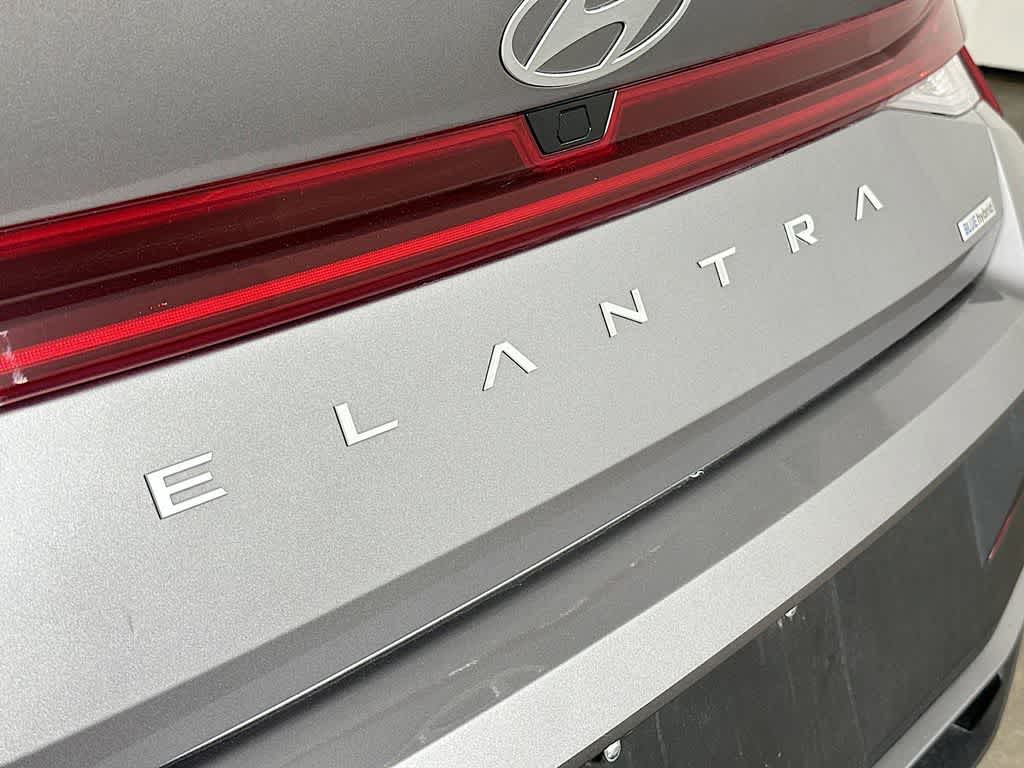 Hyundai Elantra Hybrid Azul 2024