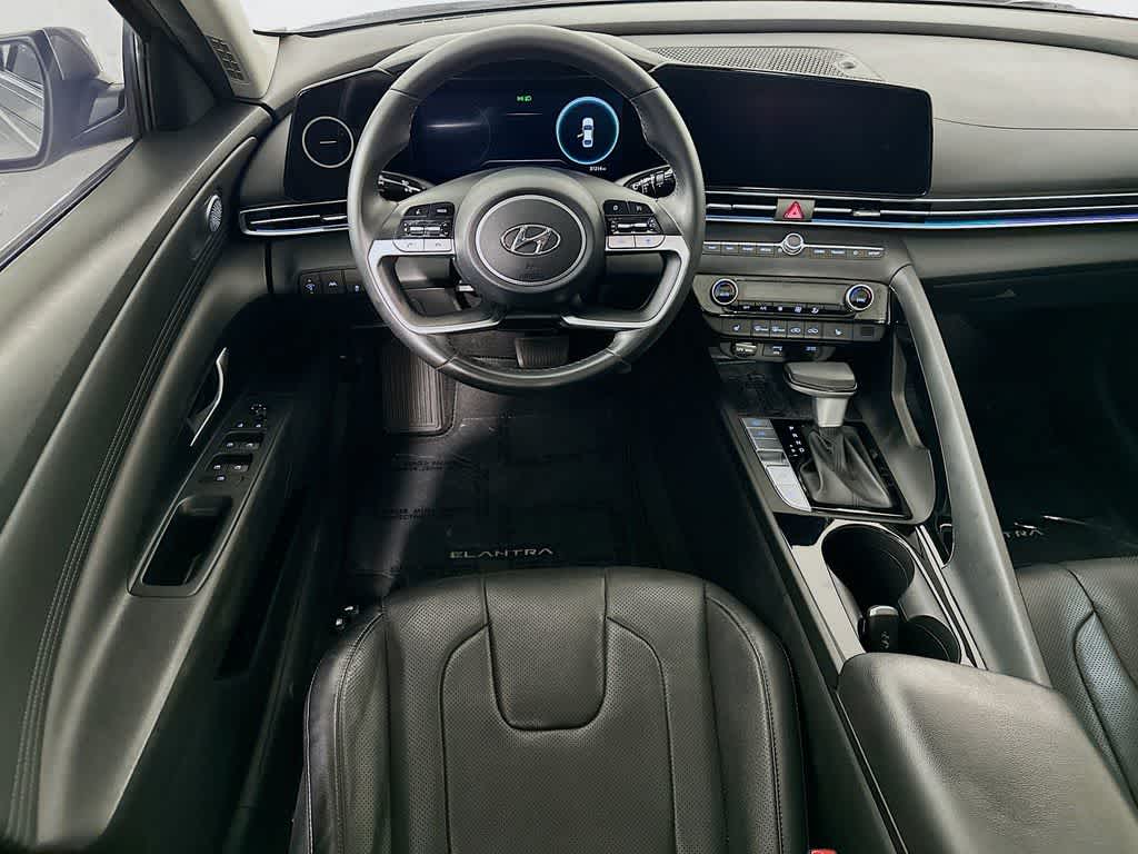 Hyundai Elantra Limited 2022