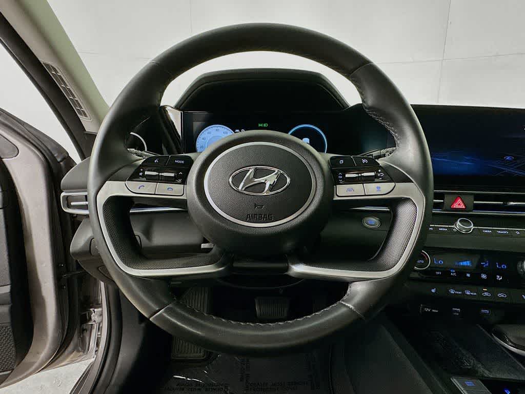 Hyundai Elantra Limited 2022