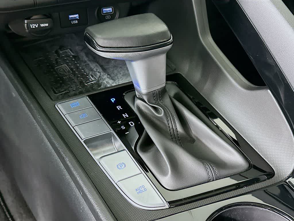 Hyundai Elantra Limited 2022