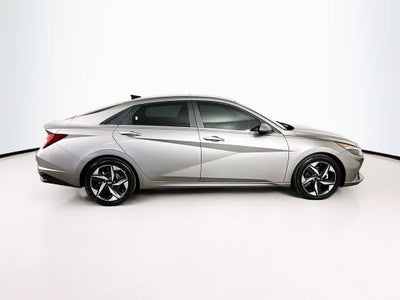 Hyundai Elantra Limited 2022